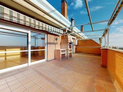 Venta Piso Rivas-Vaciamadrid. Piso de cuatro habitaciones en Pilar Miro. Quinta planta con terraza