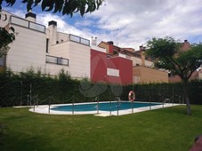 Venta Casa unifamiliar en Calle los Olivos Lardero. Buen estado con terraza 351 m²