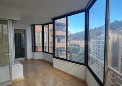 Piso con 3 habitaciones con ascensor, vistas al mar y vistas a la montaña en Málaga