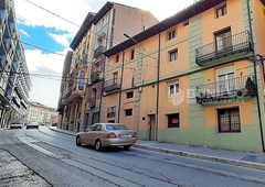 Venta de piso en Centro - Teruel de 4 habitaciones con terraza