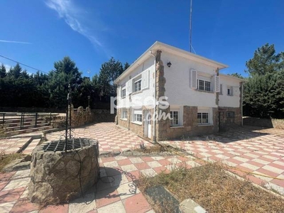 Chalet en alquiler en Carretera de Valdemorillo, cerca de Calle del Rincón de Prausteros