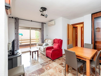 Piso en venta en Angustias - Chana - Encina de 3 habitaciones con terraza y calefacción
