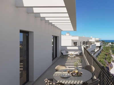 Venta de ático en Estepona Oeste - Valle Romano - Bahía Dorada de 3 habitaciones con terraza y piscina