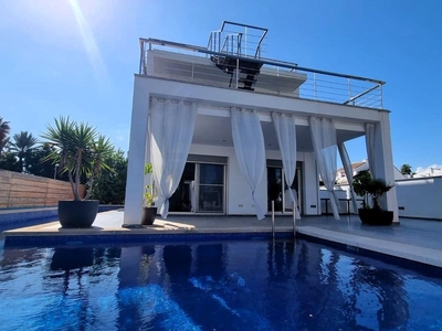 Alicante villa en venta