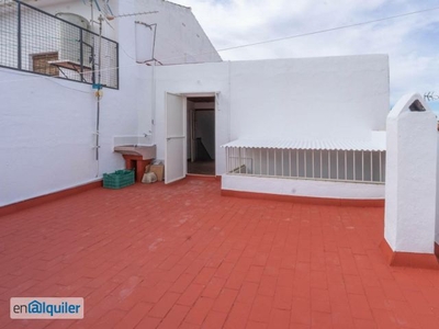 Piso duplex con pequeño patio, trastero-lavadero grande y dos terrazas