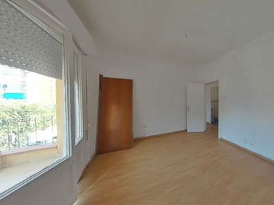 Piso en venta en avda Salvador Allende, Cornellà De Llobregat, Barcelona