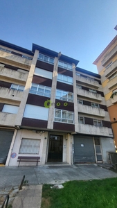 Venta de piso con terraza en Vistahermosa-Vista Fermosa (Ourense)