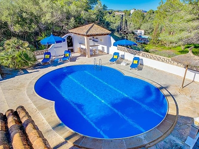 Villa con piscina privada a 850 m de la playa