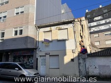 Venta Casa adosada en Calle San Sebastian O Porriño. A reformar 167 m²