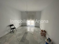 Venta Piso Lucena. Piso de dos habitaciones en Calle Condesa Carmen Pizarro. Buen estado primera planta con terraza