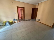 Venta Piso Lucena. Piso de dos habitaciones en Calle Garcia del Barrio. Buen estado tercera planta con terraza