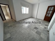 Venta Piso Lucena. Piso de dos habitaciones en Calle Juego Pelota. Buen estado segunda planta con terraza