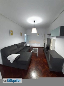 Alquiler de piso amueblado de 2 dormitorios en el Centro de Ferrol