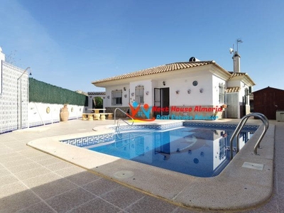 Chalet en venta en Arboleas, Almería