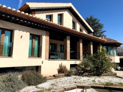 Chalet en venta en Ogíjares, Granada