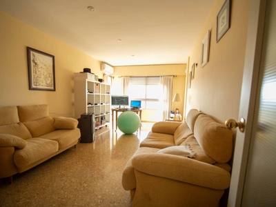 Piso de tres habitaciones buen estado, sexta planta, Centre-La Vila, Alzira