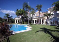 Casa con terreno en Marbella