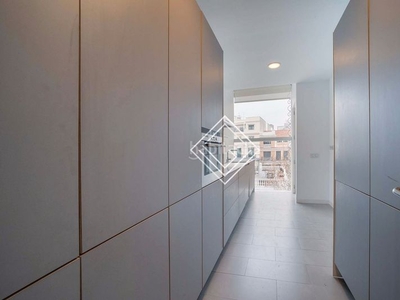 Alquiler ático con 3 habitaciones con ascensor, parking y aire acondicionado en Madrid