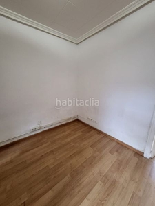 Alquiler casa planta baja 3 dormitorios con patio de 30m2 en Sabadell