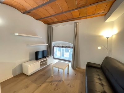 Alquiler estudio en carrer d'august 30 estudio amueblado con ascensor, calefacción y aire acondicionado en Tarragona