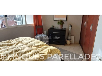 Alquiler piso amplio ático dúplex amueblado con terraza . zona centro en Sitges