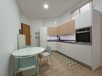 Alquiler piso con 2 habitaciones amueblado con aire acondicionado en Sevilla