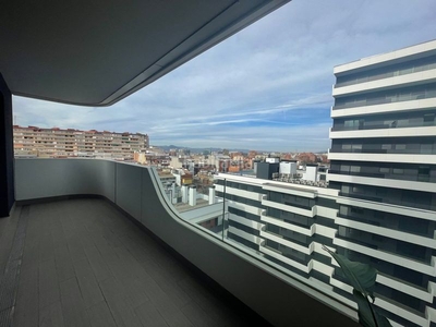 Alquiler piso con 2 habitaciones con ascensor, parking y calefacción en Hospitalet de Llobregat (L´)