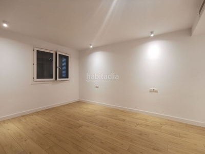 Alquiler piso con 2 habitaciones con calefacción y aire acondicionado en Barcelona