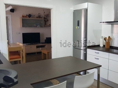 Alquiler piso con 3 habitaciones amueblado con parking, calefacción y aire acondicionado en Valencia