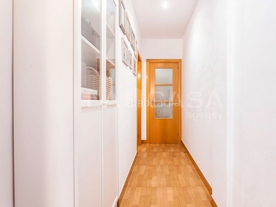 Alquiler piso con 3 habitaciones con ascensor, calefacción y aire acondicionado en Castelldefels