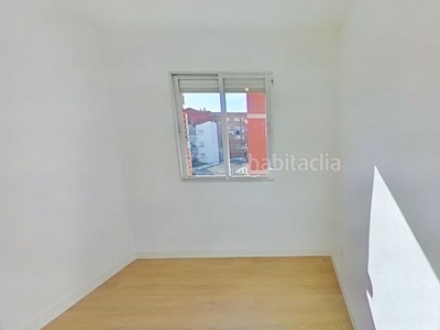 Alquiler piso con 3 habitaciones en Butarque Madrid