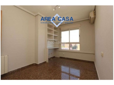 Alquiler piso con 4 habitaciones con ascensor en Valencia