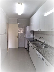 Alquiler piso con 4 habitaciones con ascensor, parking, calefacción y aire acondicionado en Lleida