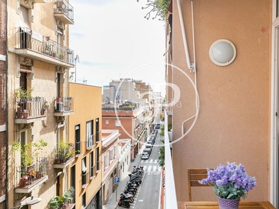 Alquiler piso en alquiler reformado y de tres habitaciones en gracia en Barcelona