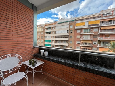 Alquiler piso en avenida república argentina 7 fabuloso piso en Los Remedios de 321m2 en Sevilla