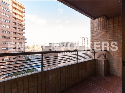 Alquiler piso luminosa vivienda en Mestalla en Mestalla Valencia