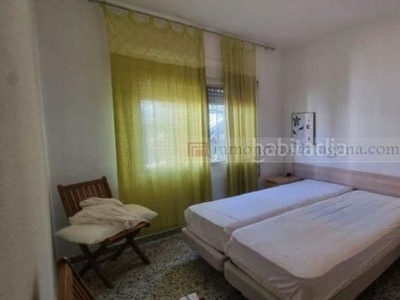 Casa con 4 habitaciones amueblada con parking y aire acondicionado en Cartagena