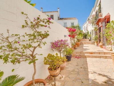 Casa adosada hermosa casa estilo andaluz de 2 dormitorios en nueva andalucía, , costa del sol. en Marbella