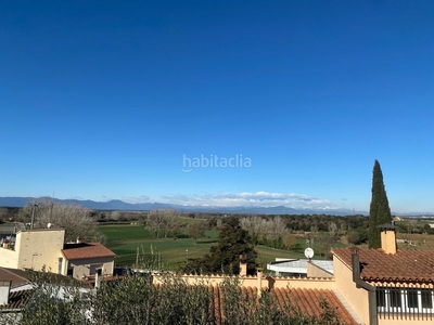 Casa pequeña casa de pueblo con preciosas vistas a la montaña y posibilidad de construir 8 apartamentos, objeto de inversión! en Llagostera