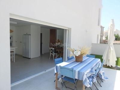 Chalet en calle punta pudrier 7 chalet con 2 habitaciones amueblado con parking, piscina, calefacción, aire acondicionado y vistas al mar en Cartagena