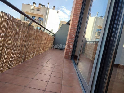 Dúplex seminuevo con terraza en el barrio de vallparadís en Terrassa