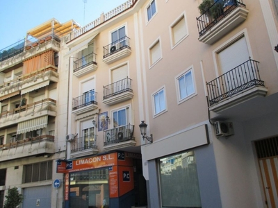 Local en venta en Huelva de 100 m²