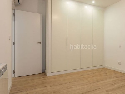 Piso con 2 habitaciones con ascensor, calefacción y aire acondicionado en Madrid