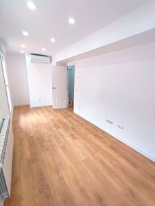 Piso con 2 habitaciones con ascensor, calefacción y aire acondicionado en Madrid