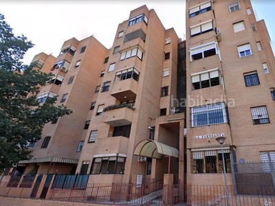Piso con 4 habitaciones con ascensor en colores - entreparques Sevilla