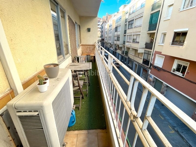 Piso con balcón exterior de 3ahb. 1 baño en el Baix Guinardó en Barcelona