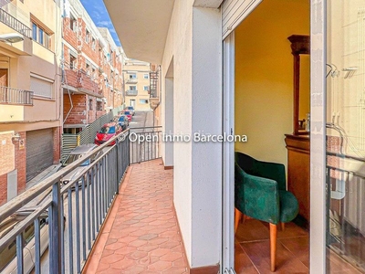 Piso en carrer de la milana 50 piso con 2 habitaciones con vistas a la montaña en Sant Pere de Ribes