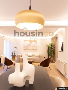 Piso en venta , con 168 m2, 3 habitaciones y 3 baños, trastero, ascensor, amueblado, aire acondicionado y calefacción individual gas natural. en Madrid