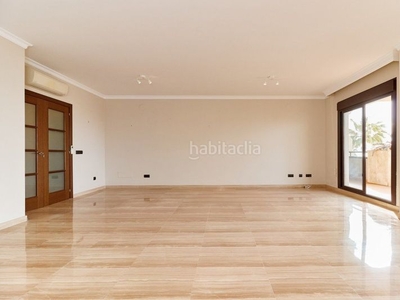 Piso gran piso de 4 habitaciones en Torreblanca del sol en Fuengirola