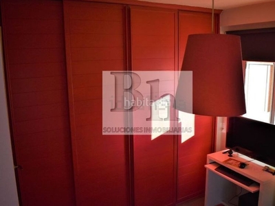 Piso se vende piso en la luz reformado de 4 habitaciones ahora 3 en Málaga